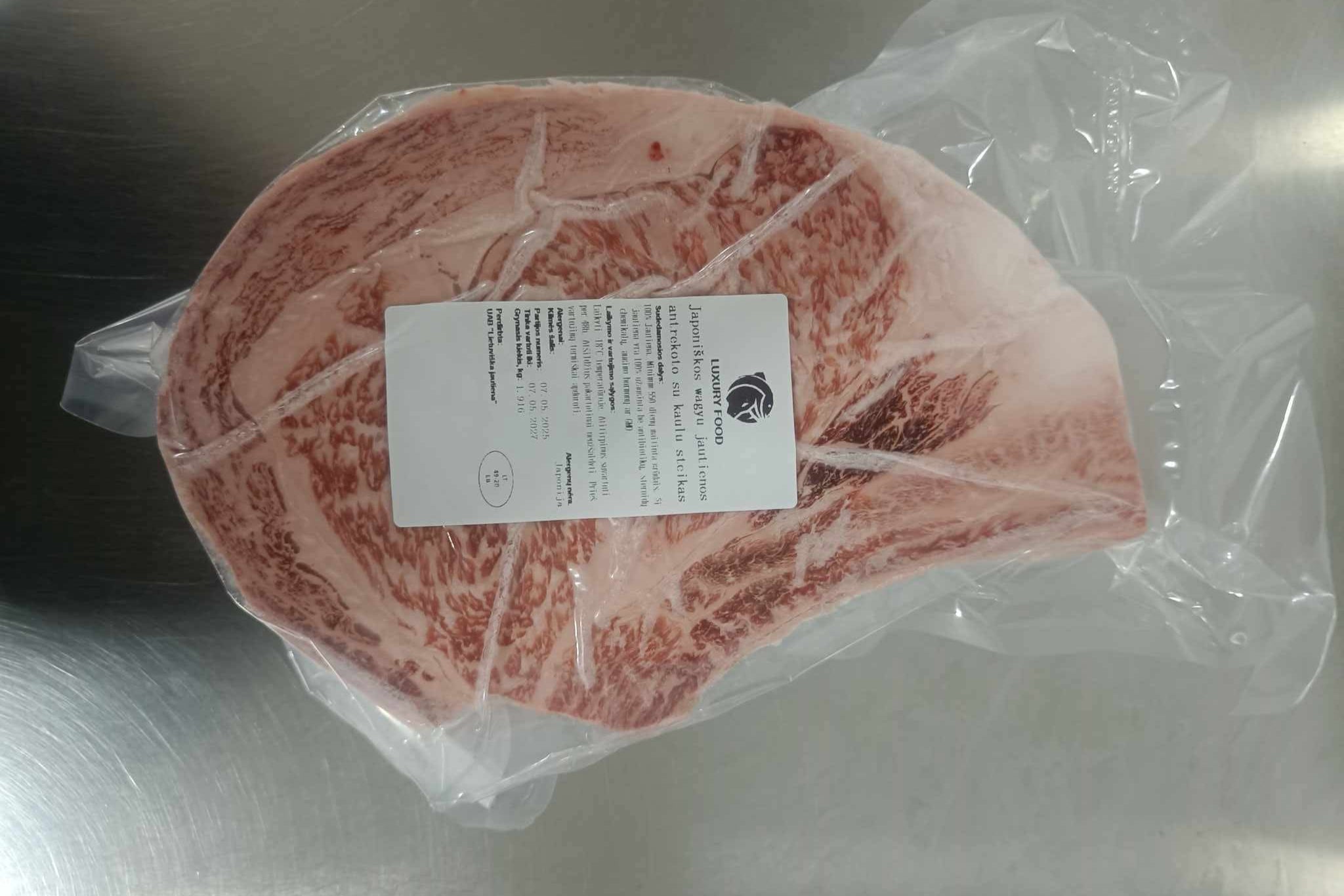 Kagoshima WAGYU Jautiena | A5 BMS 10 „Ribeye bone in“ Antrekoto su kaulu Steikas