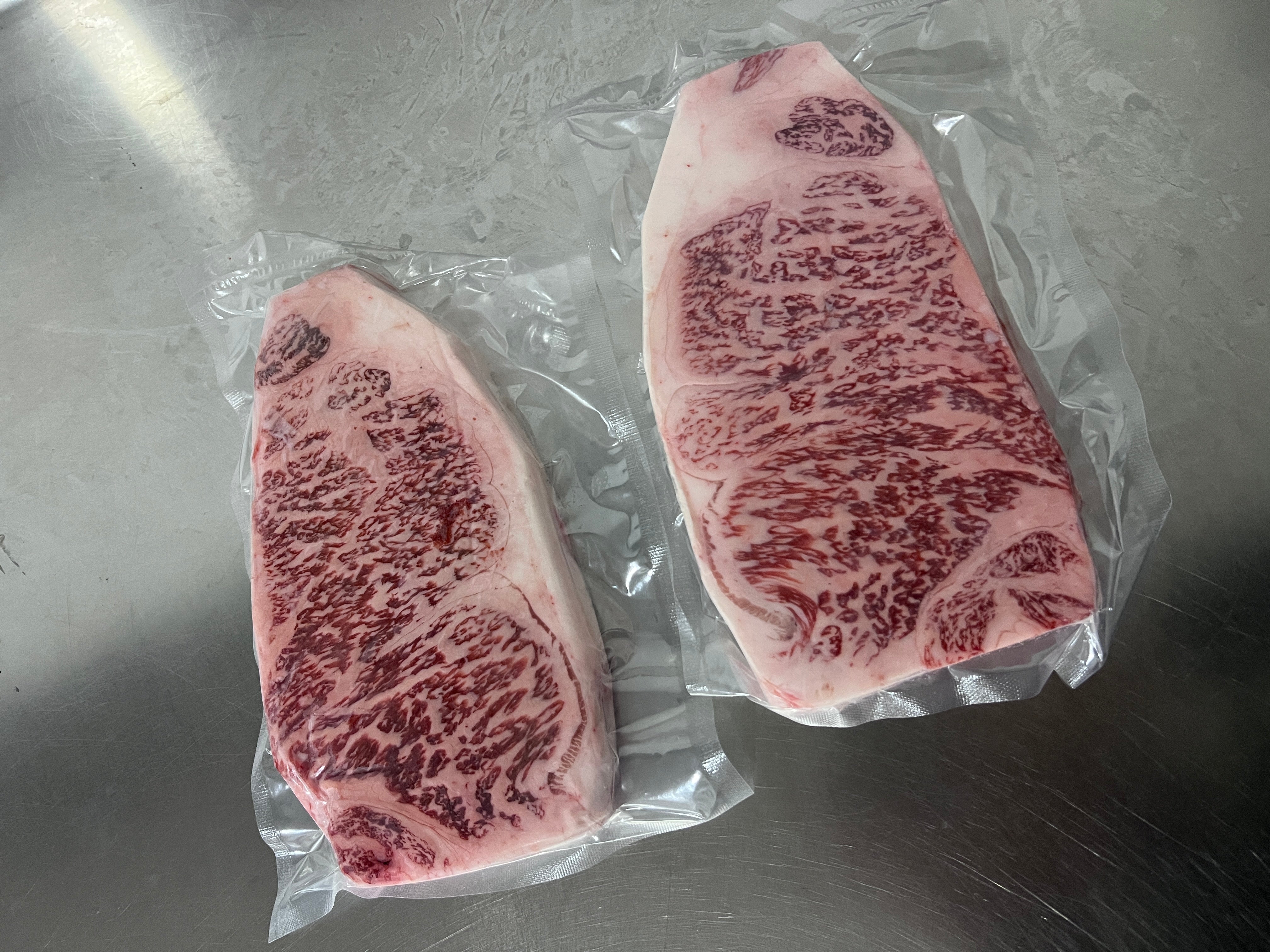 Kagoshima WAGYU Jautiena | A5+ BMS 10-12 „Striploin“ Nugarinės Steikas