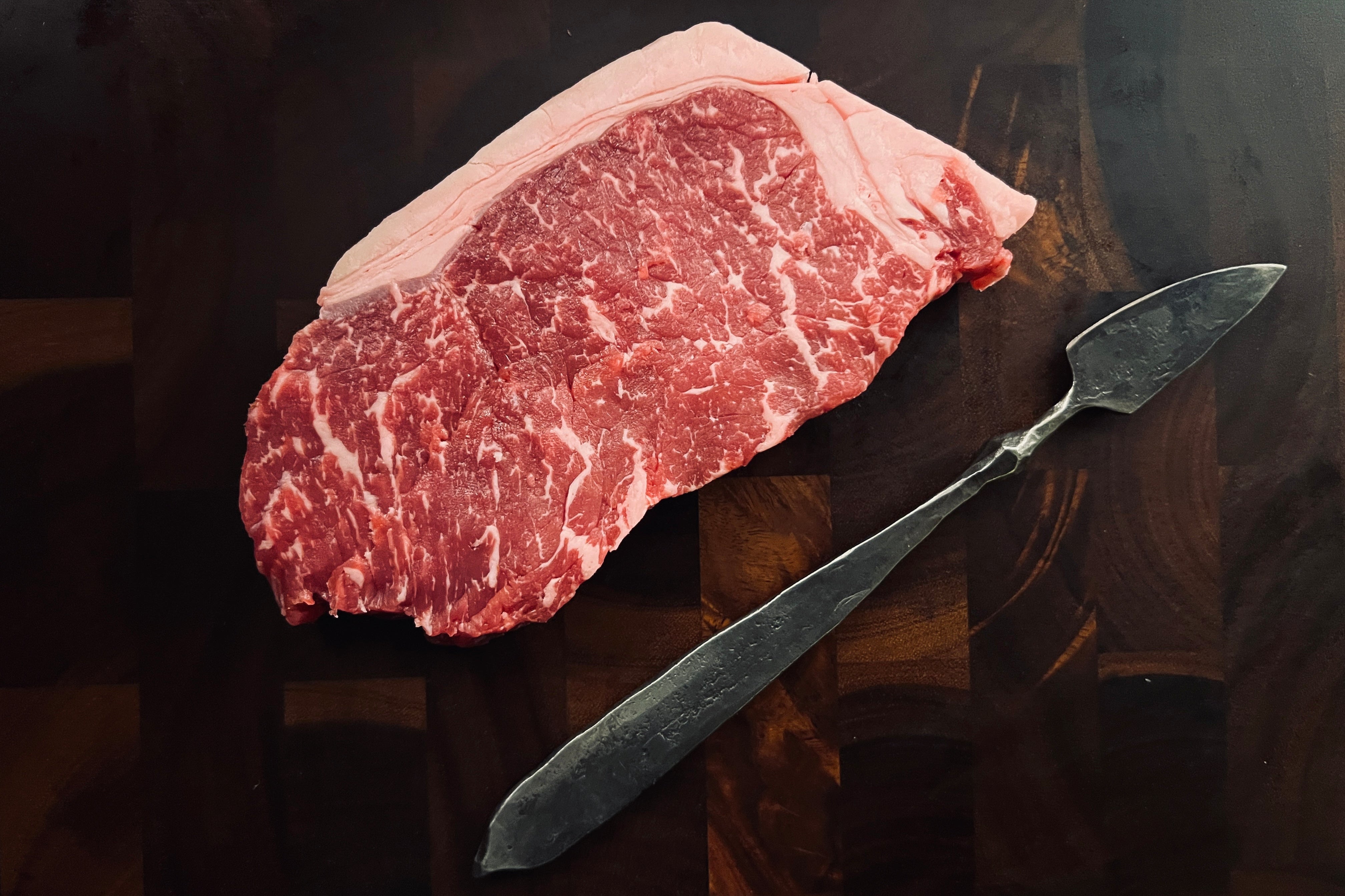 OAKEY Wagyu Jautiena | Premium 350d maitinta grūdais „Striploin“ Nugarinės Steikas
