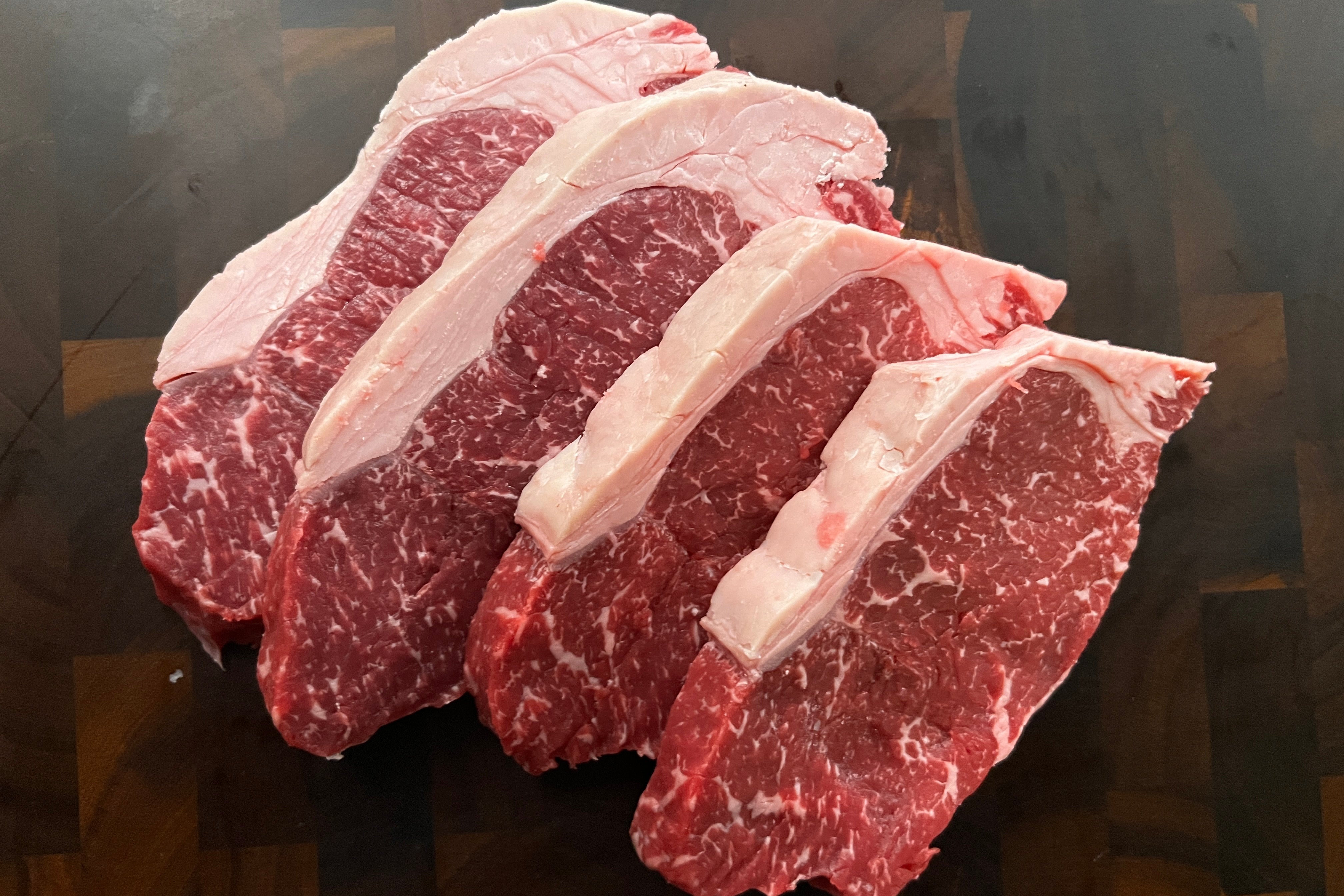 OAKEY Wagyu Jautiena | Premium 350d maitinta grūdais „Striploin“ Nugarinės Steikas