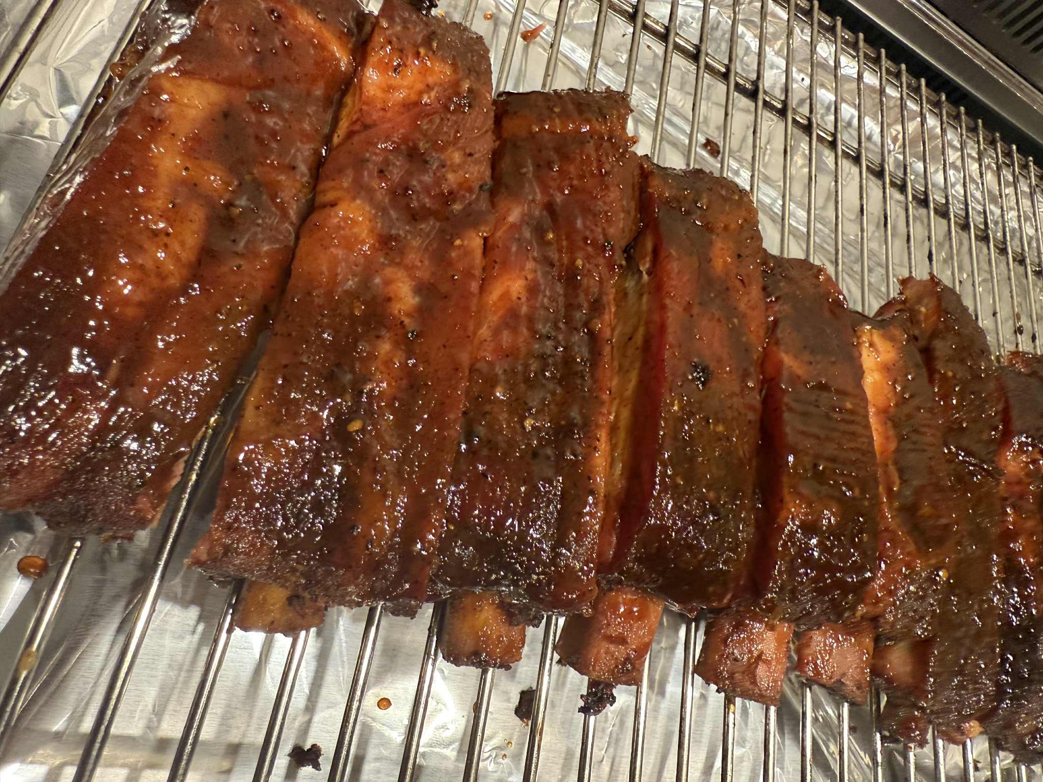 SWIFT cūkgaļas ribiņas Sentluisas gaumē BBQ konkursam 